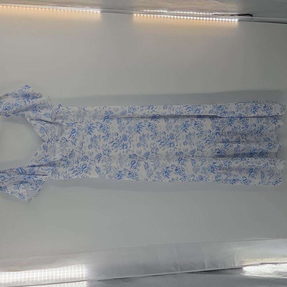 Chic Blue And White Floral Maxi Dress - Picture 8 of 16
